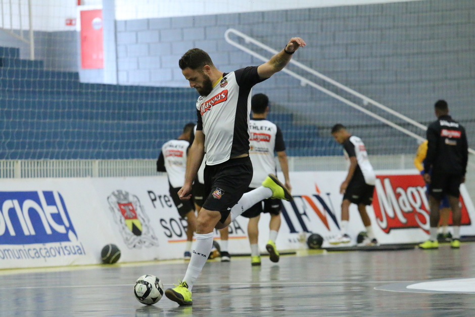 Magnus Enfrenta O Corinthians Na Estreia Da LNF LNF