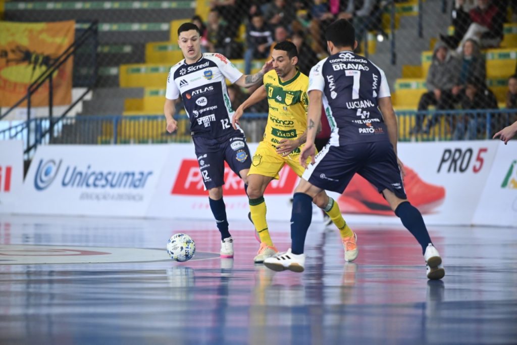 Assoeva E Pato Empatam Pela Liga Nacional De Futsal Lnf