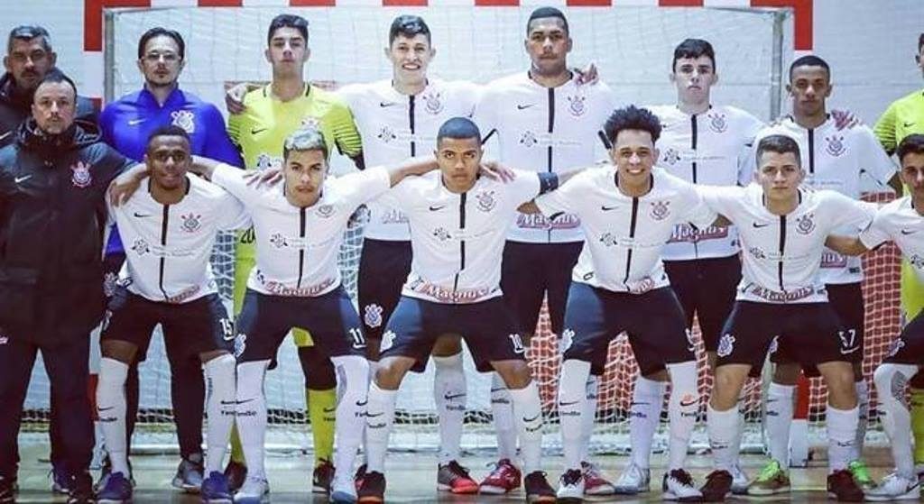 Corinthians Futsal Sub-14 garante vaga na semifinal do Campeonato