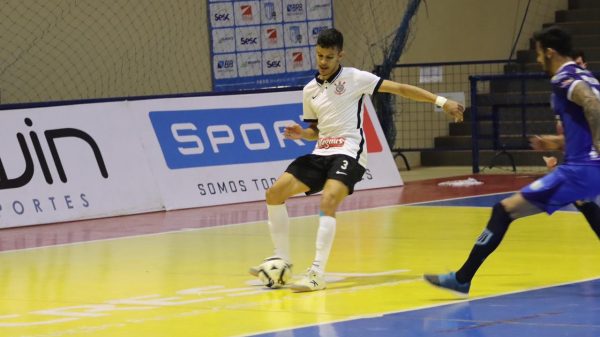 Chute de capitão da seleção de futsal atinge os 114km/h e