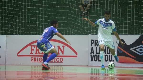 Chute de capitão da seleção de futsal atinge os 114km/h e