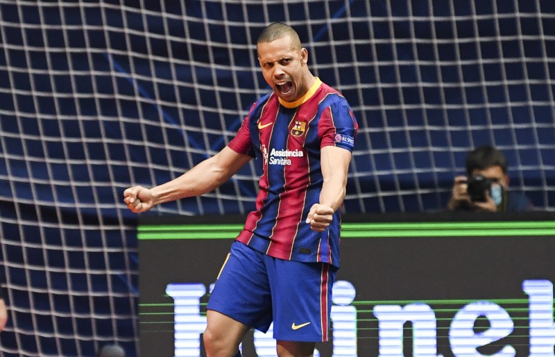 Melhor jogador de futsal do mundo, Ferrão projeta segunda fase da Champions  League, futsal