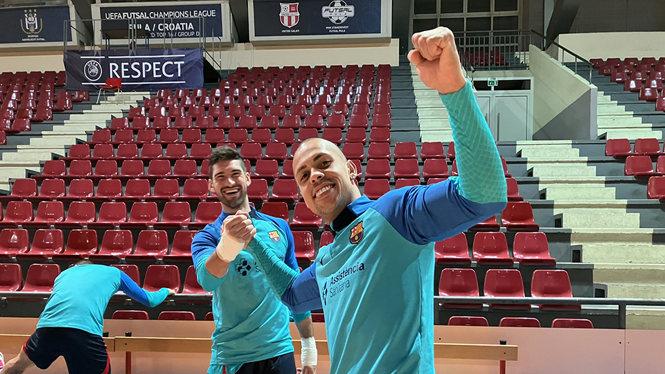 Melhor jogador de futsal do mundo, Ferrão projeta segunda fase da Champions  League, futsal