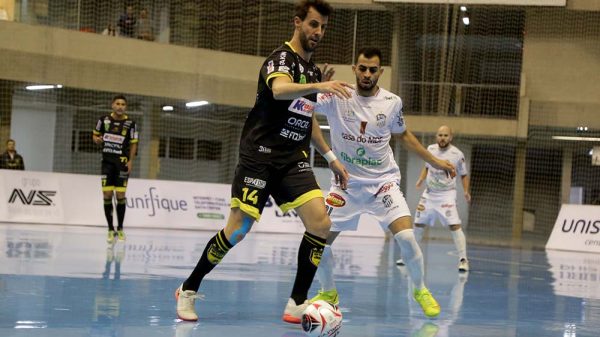 Melhor jogador de futsal do mundo, Ferrão projeta segunda fase da Champions  League, futsal