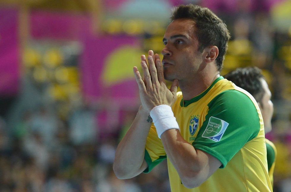 Falcão vence Manoel Tobias em enquete sobre quem foi o maior jogador de  futsal da história – LNF