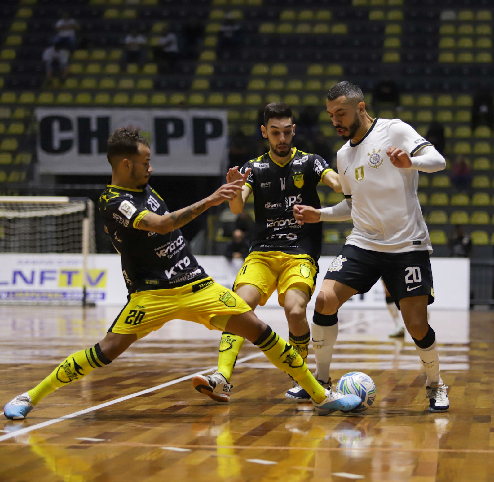 Stein Cascavel Futsal goleia Sogipa-RS na estreia da Copa Mundo do