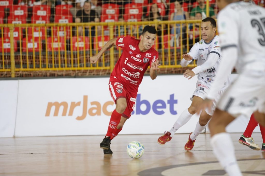 FUTEBOL AMERICANO: Em jogo inédito, Arapongas Golden Phoenix enfrenta  equipe de Campo Mourão neste domingo (30)