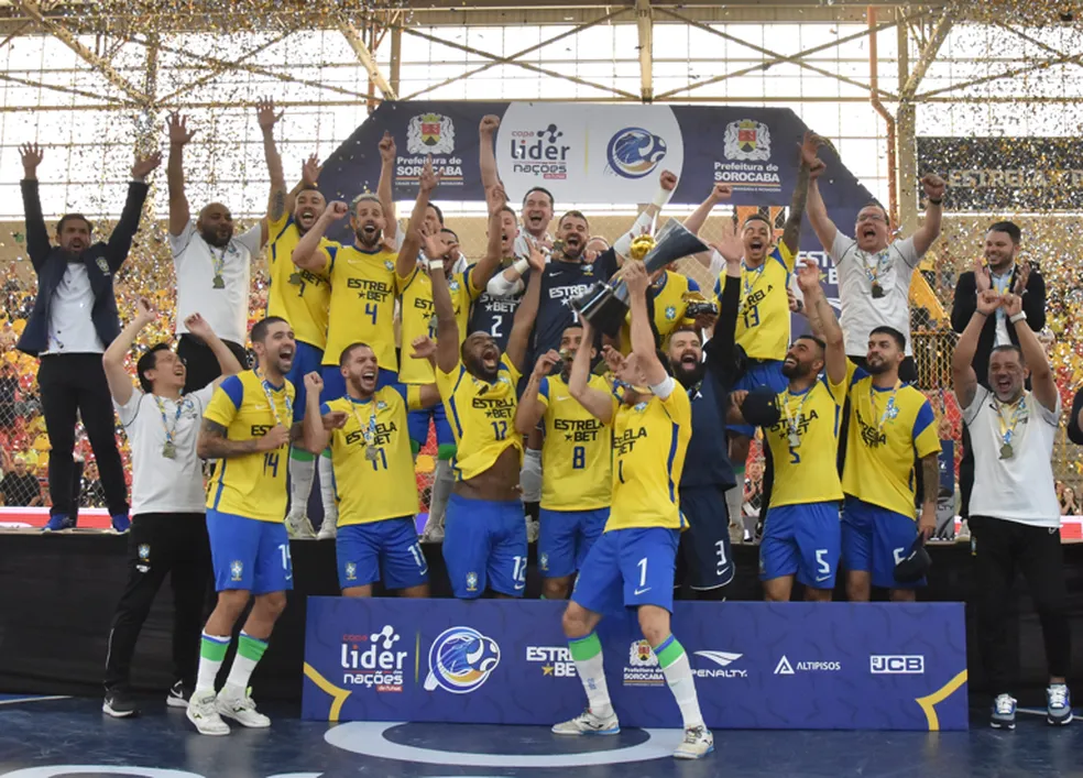 Campeão mundial e eleito melhor do mundo, Neto anuncia aposentadoria do  futsal em 2023 – LNF