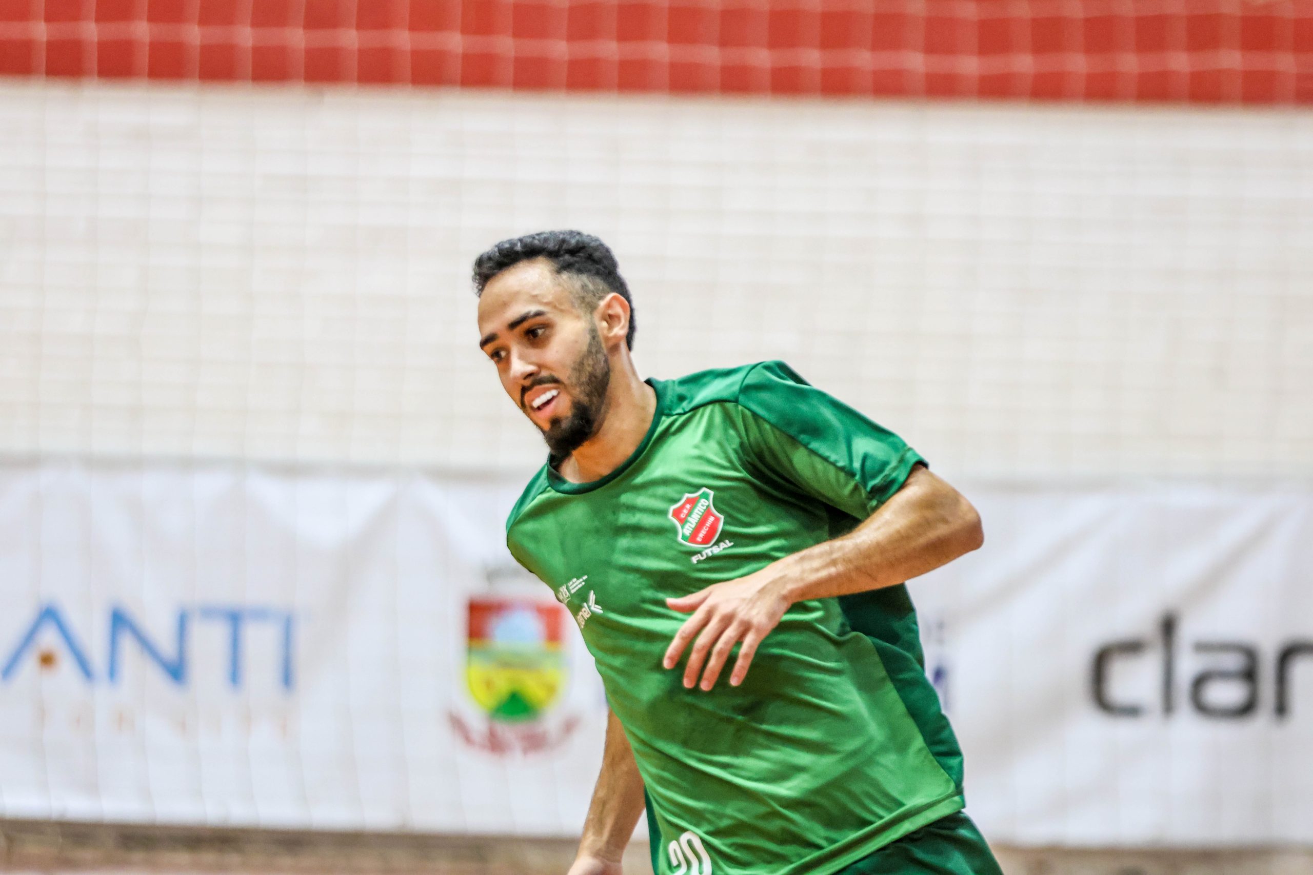 O ala João Vitor, em sua segunda temporada com o Galo, diz que o torneio promete disputa forte, mas que o time erechinense está no caminho certo da preparação.