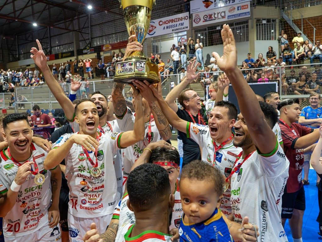 Chopinzinho é o primeiro time a ganhar a copa tonhão de futsal - foto assessoria de acel