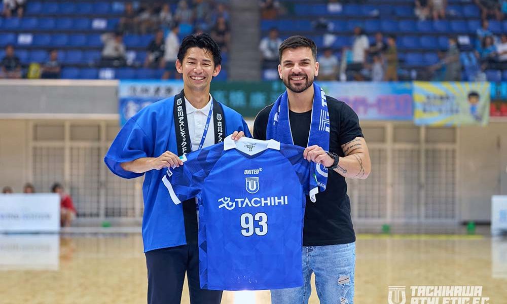 Daniel Rosa em sua apresentação no Tachikawa