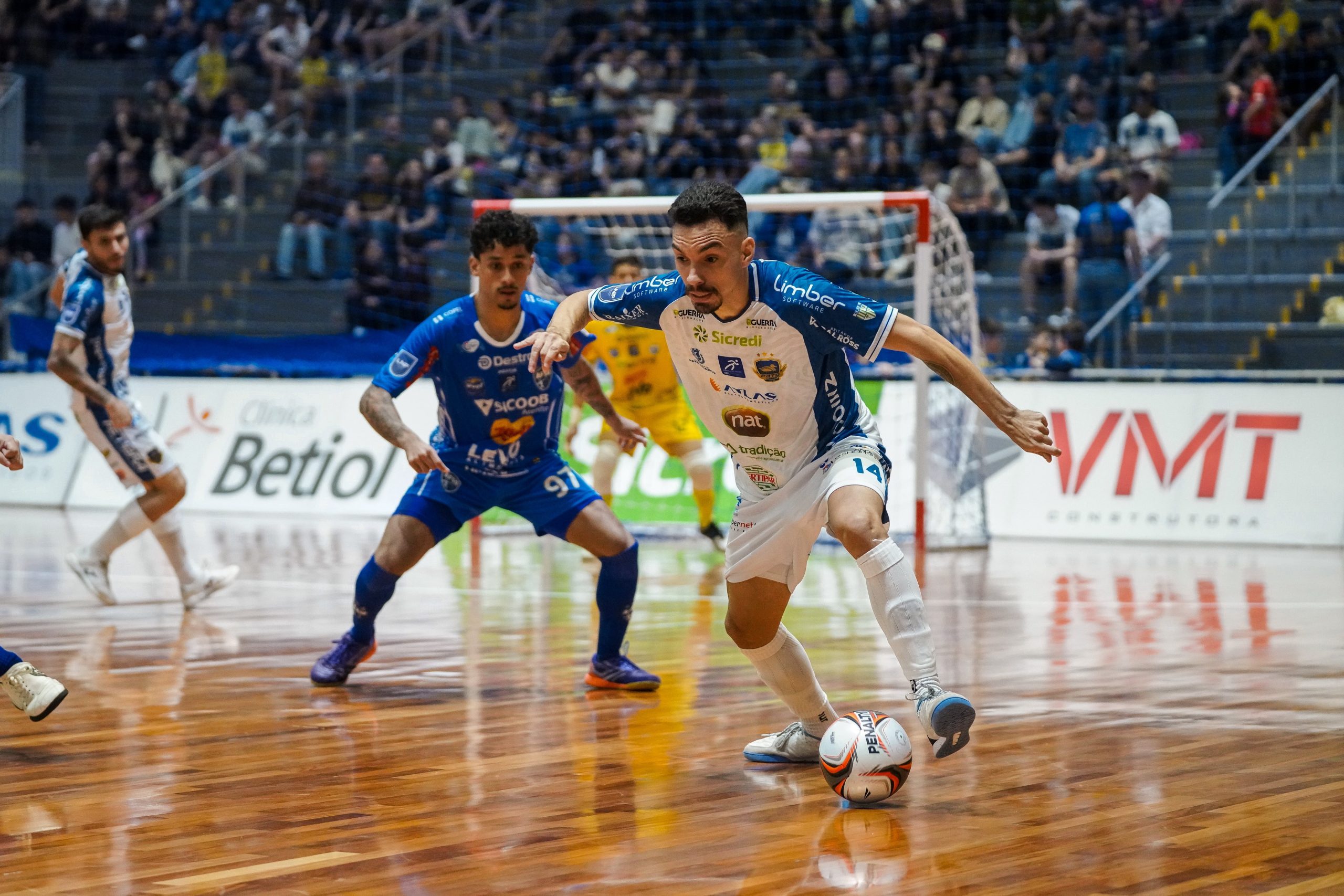Disputa pela última rodada da Série Ouro do Paranaense de Futsal