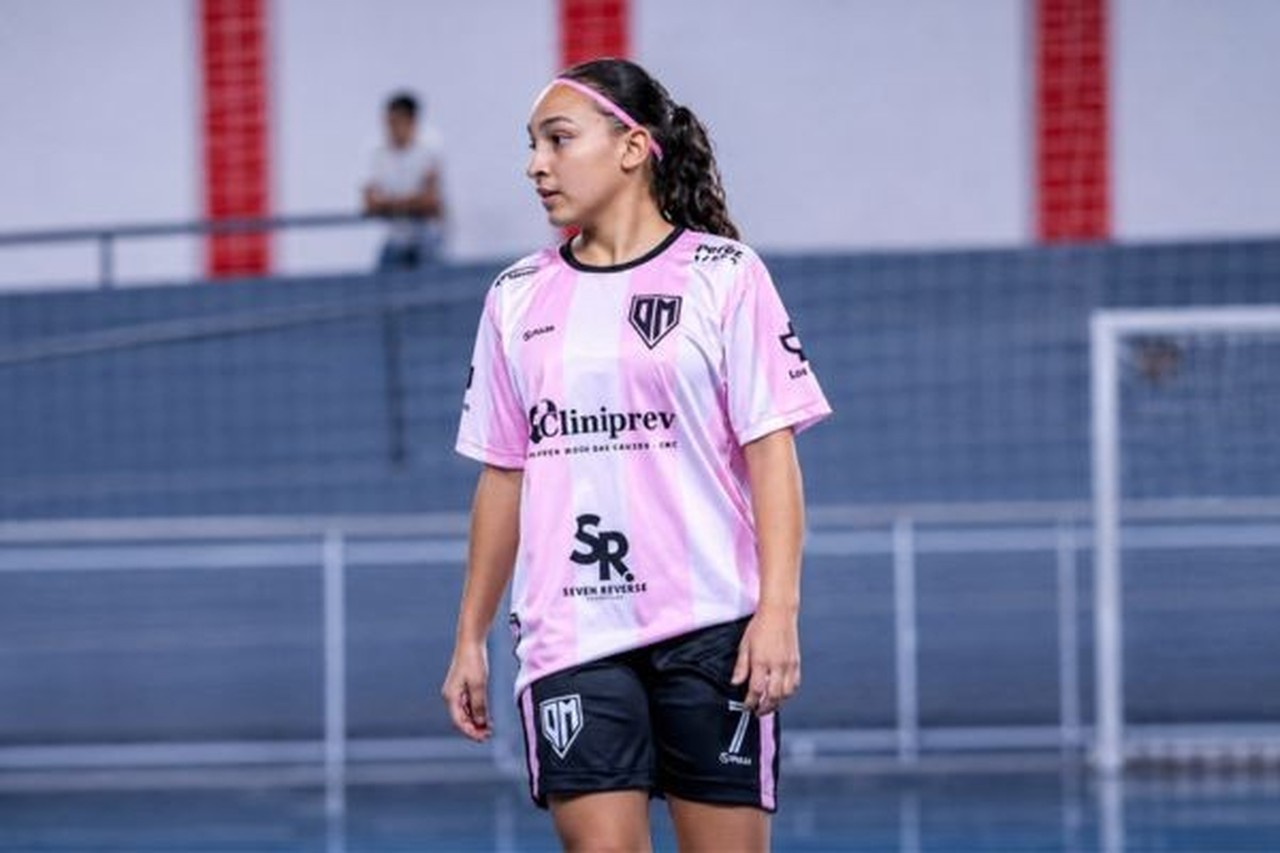 Riana, do Desportivo Mogiano, maior artilheira do futsal paulista